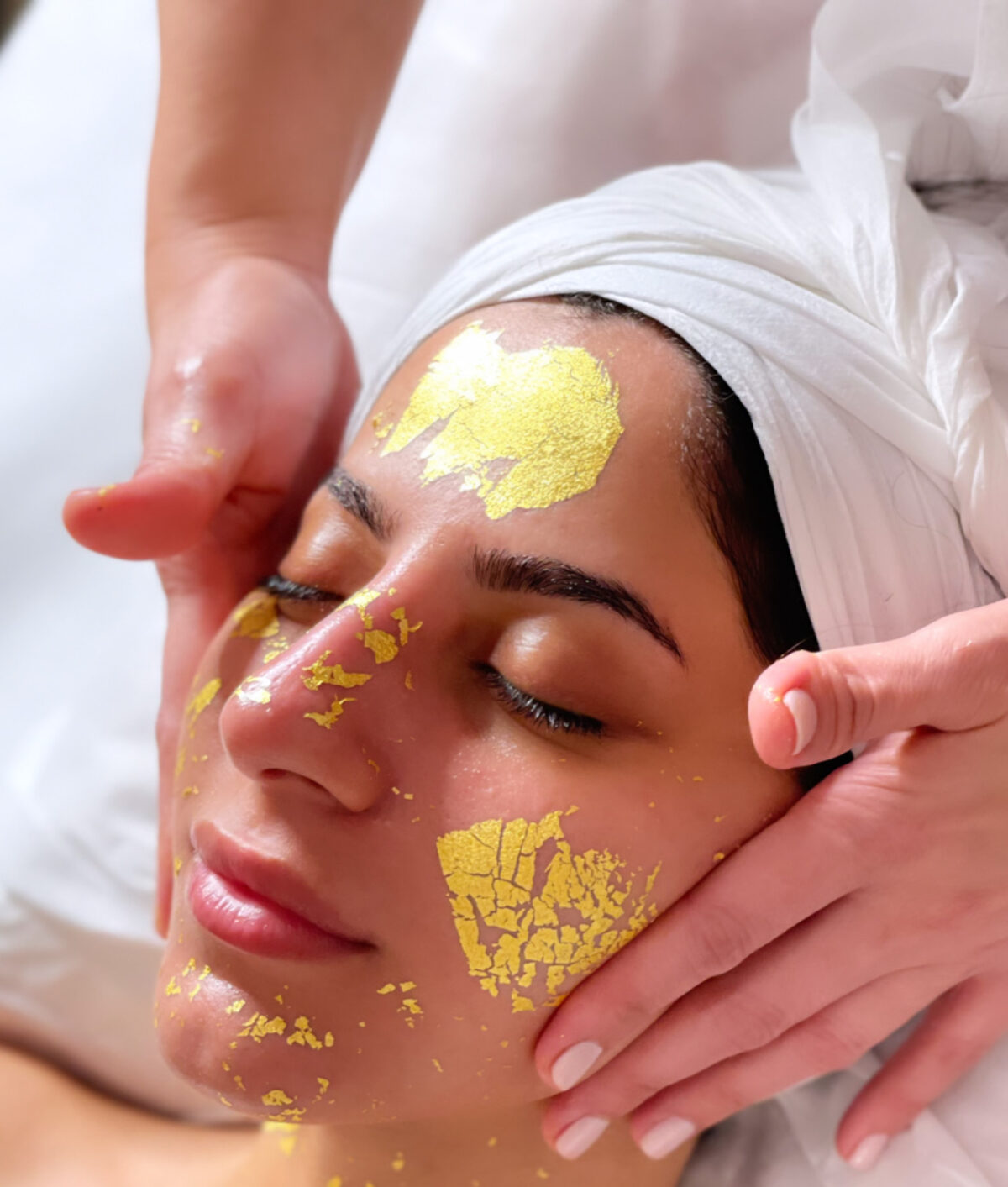 Gold Illuminating Facial